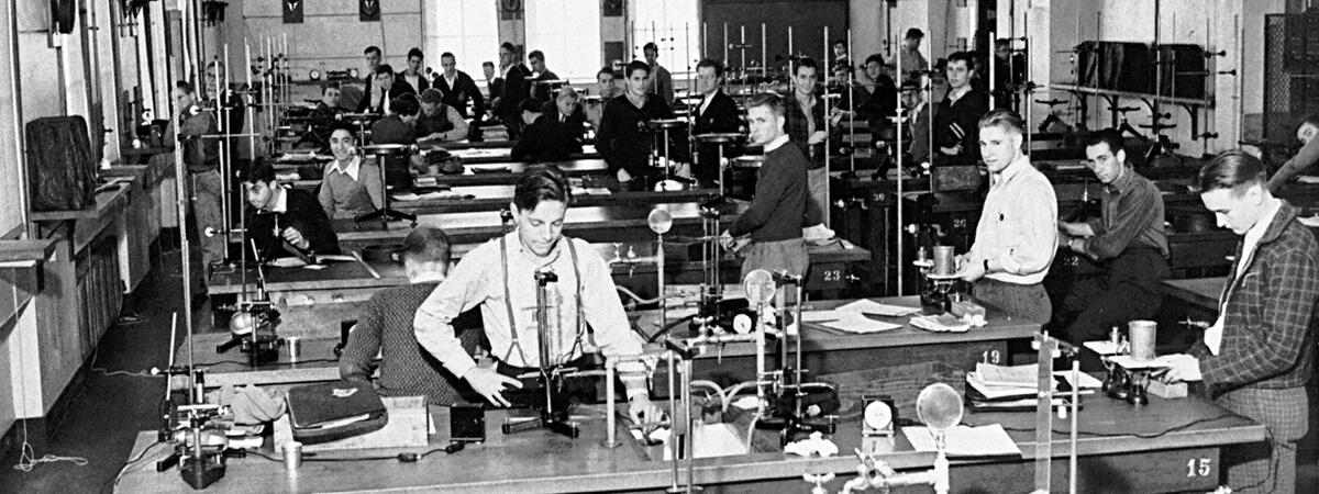 Students in Physics Lab